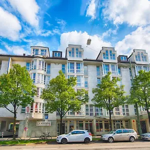 Otel Leonardo West, Münih